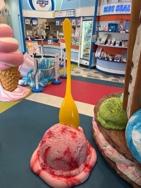 ブルーシール パイナガマ店｜宮古島で見つけた「全部が映えスポット」なアイス屋さん