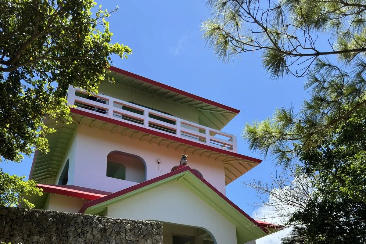 来間島・竜宮城展望台から望む与那覇前浜と宮古ブルーの海