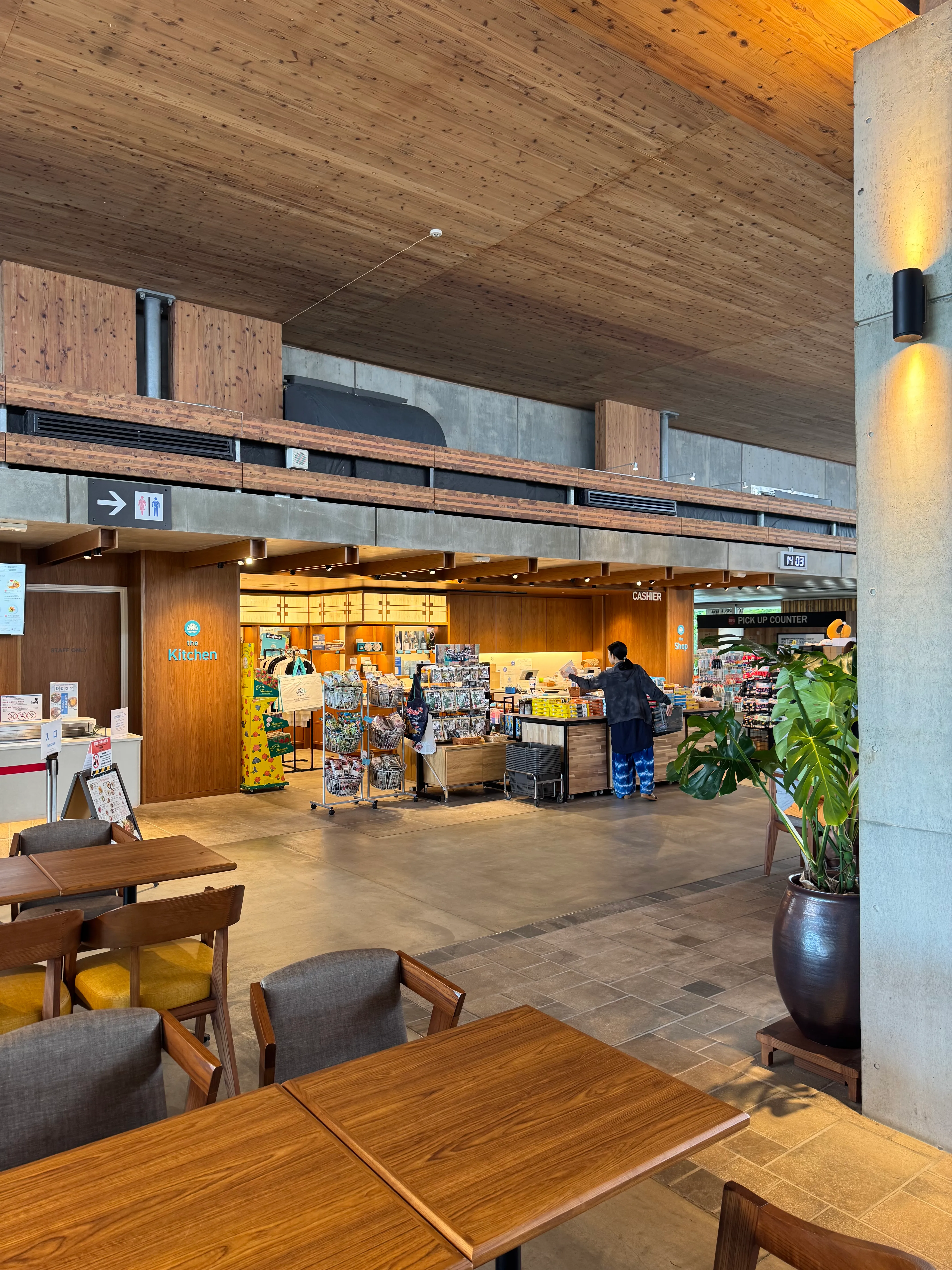 下地島空港内のショップ・土産物コーナー